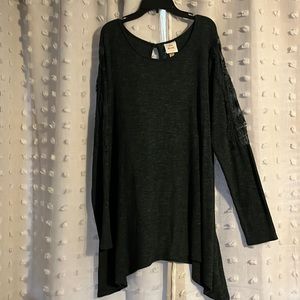 Knox Rose Green knit  Tunic with lace sleeves in XL